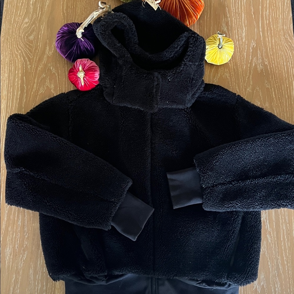 ALO Yoga Black Sherpa Jacket Teddy Bear removable hood